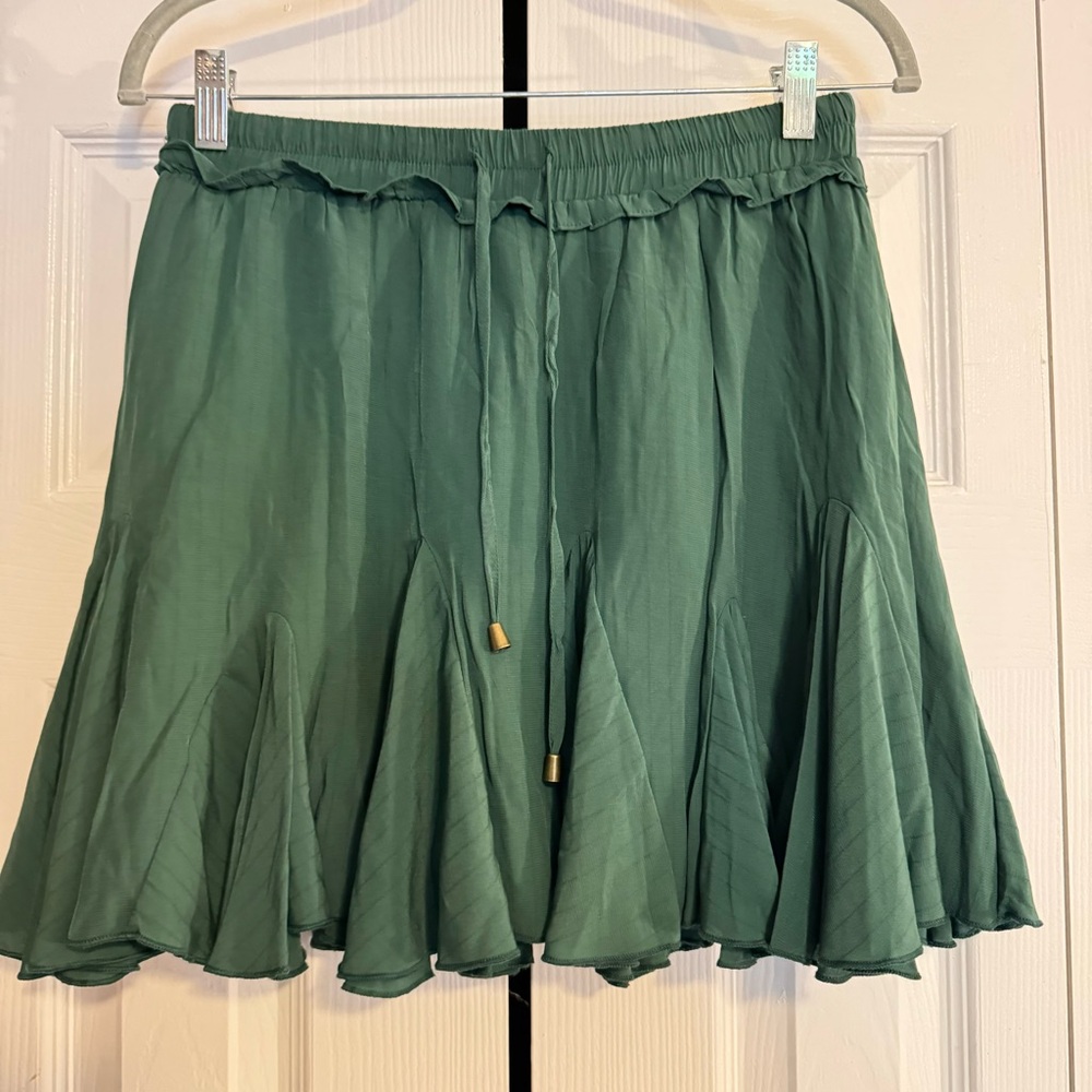 Green boutique skirt w/ shorts